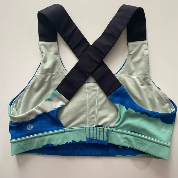 Lululemon swimwear top size 8 used - Picture 2 of 6